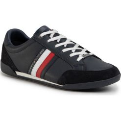 Sneakersy TOMMY HILFIGER - Corporate Material Mix Cupsole FM0FM02665 Desert Sky DW5. Niebieskie sneakersy męskie TOMMY HILFIGER, na co dzień, bez wzorów, z zamszu, klasyczne, bez zapięcia. W wyprzedaży za 309,00 zł.