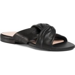 Klapki L37 - All Mine S29 Black. Czarne klapki damskie L37, bez wzorów, ze skóry, bez obcasa, na obcasie. Za 599,00 zł.
