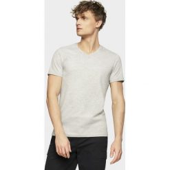 T-shirt męski. Koszulki męskie xl, bez wzorów, z dzianiny, bez kołnierzyka, bez rękawów. Za 39,99 zł.