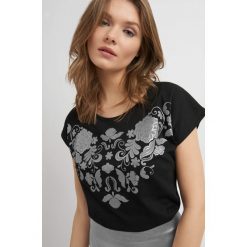 Bluzki, topy, tuniki: T-shirt z metalicznym nadrukiem