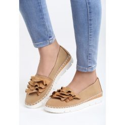 Beżowe Mokasyny Comeback. Brązowe espadryle damskie Born2be, na imprezę, bez wzorów, bez obcasa, na płaskiej podeszwie, bez zapięcia. Za 49,99 zł.