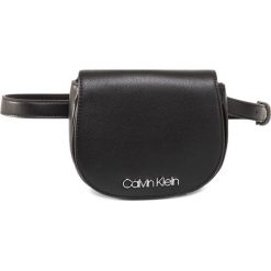 Saszetka nerka CALVIN KLEIN - Ck Chain Belt Bag K60K606687 BAX. Czarne nerki damskie Calvin Klein, bez wzorów, ze skóry ekologicznej, młodzieżowe, bez dodatków. Za 449,00 zł.