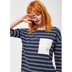 Bluzka bawełniana w prążki z kieszonką. Niebieskie bluzki damskie Moodo, xl, w paski, z bawełny, z okrągłym kołnierzem, bez rękawów. Za 34,99 zł.