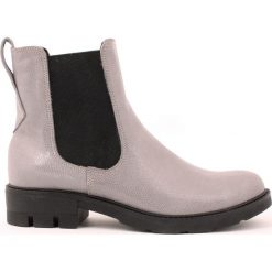 Ocieplane sztyblety na grubej podeszwie - skóra naturalna - model 479 - kolor szary błyszczący. Szare botki damskie Zapato, na zimę, z jeansu, eleganckie, na niskim obcasie, na obcasie, bez zapięcia. Za 399,00 zł.