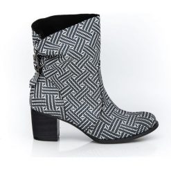 Botki na słupku - skóra naturalna - model 497 - kolor szara pepitka. Szare botki damskie Zapato, na zimę, z jeansu, klasyczne, za kostkę, bez obcasa, na obcasie, na klamry. Za 399,00 zł.