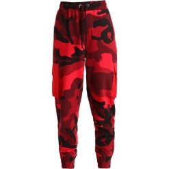 Spodnie dresowe damskie: Missguided Petite CAMO COMBAT TROUSER Spodnie treningowe red