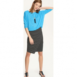 SWETER DŁUGI RĘKAW DAMSKI LUŹNY. Szare swetry klasyczne damskie Top Secret. Za 29,99 zł.