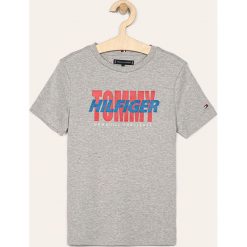 Tommy Hilfiger - T-shirt dziecięcy 128-176 cm. Szare t-shirty chłopięce z aplikacjami, z bawełny. Za 159,90 zł.