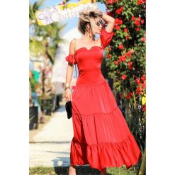 Sukienka CUBA. Czerwone sukienki damskie Sukienka CUBA, s, bez wzorów, bez kołnierzyka, bez rękawów, długie. W wyprzedaży za 89,00 zł.