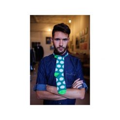Zielone skarpety w białe grochy. Zielone skarpetki damskie Cup of sox, w grochy, z bawełny. Za 24,00 zł.