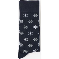 Skarpety xmas snowflake granatowy. Niebieskie skarpetki męskie Recman. Za 29,00 zł.