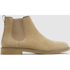 Beżowe skórzane botki z gumkami. Brązowe botki męskie marki Pull&Bear. Za 249,00 zł.