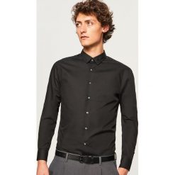 Koszula regular fit - Czarny. Czarne koszule męskie marki WED'ZE, m, z materiału. Za 79,99 zł.
