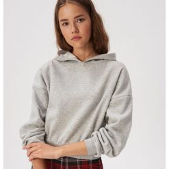 Gładka bluza z kapturem - Jasny szary. Szare bluzy damskie Sinsay, xl, bez wzorów, bez rękawów, z kapturem. Za 39,99 zł.