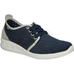 Sportowe b&w 14303. Niebieskie buty sportowe damskie B w, bez wzorów, z materiału, eleganckie. W wyprzedaży za 99,99 zł.