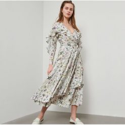 Sukienka z kwiatowym printem - Wielobarwny. Sukienki damskie Reserved, s, bez wzorów, bez kołnierzyka, bez rękawów. Za 139,99 zł.