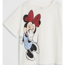 Mango Kids - T-shirt dziecięcy Mchis 116-164 cm. Białe bluzki dziewczęce Mango Kids, z nadrukiem, z bawełny, z okrągłym kołnierzem, z krótkim rękawem, krótkie, bez kaptura. Za 59,99 zł.