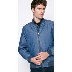 Levi's - Kurtka bomber. Czerwone kurtki męskie marki Levi's®, s, z elastanu. W wyprzedaży za 269,90 zł.