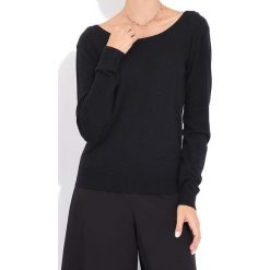 Sweter w kolorze czarnym. Czarne bez kategorii marki William de Faye, z kaszmiru, z okrągłym kołnierzem. W wyprzedaży za 136,95 zł.