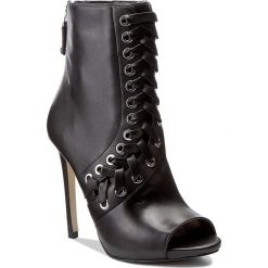 Botki GUESS - Actione FLATO3 LEA09 BLACK. Czarne botki damskie skórzane marki Guess. W wyprzedaży za 459,00 zł.