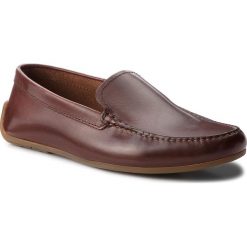 Mokasyny CLARKS - Reazor Edge 261241937 British Tan. Pomarańczowe mokasyny męskie Clarks, na co dzień, bez wzorów, ze skóry ekologicznej, eleganckie, bez zapięcia. W wyprzedaży za 229,00 zł.