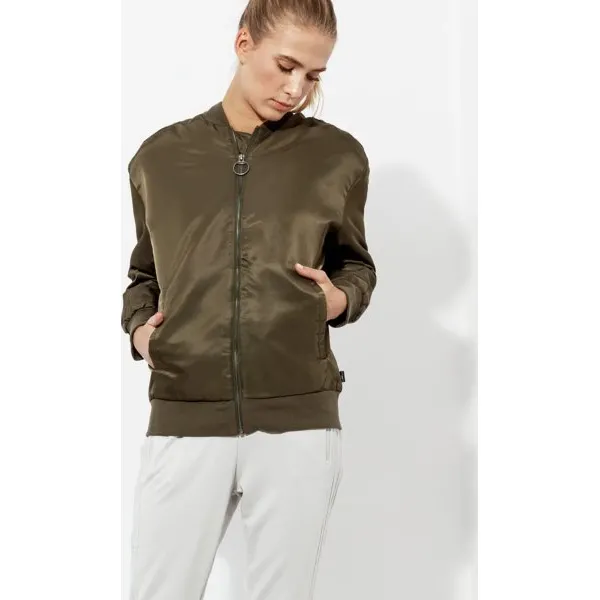 Reebok Kurtka Ts Bomber Jacket , khaki, rozmiar M. Brązowe kurtki damskie Reebok, xs, bez wzorów, z materiału, bez kaptura. W wyprzedaży za 199,99 zł.