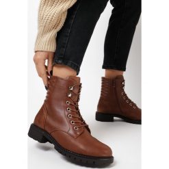 Camelowe Botki Qhesixia. Brązowe botki damskie Born2be, bez obcasa, na płaskiej podeszwie, bez zapięcia. Za 159,99 zł.