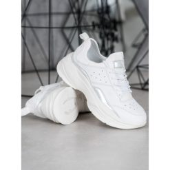 Wygodne sneakersy na platformie. Sneakersy damskie KYLIE, ze skóry ekologicznej. Za 139,00 zł.