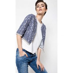 Żakiet w kolorze niebieskim. Niebieskie marynarki damskie Deni Cler, bez wzorów, z denimu. W wyprzedaży za 439,95 zł.