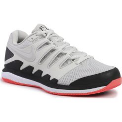 Buty NIKE - Air Zoom Vapor X Hc AA8030 007 Light Bone/Light Bone/Black. Szare buty sportowe męskie Nike, z tworzywa sztucznego, bez zapięcia, tenisowe. Za 589,00 zł.