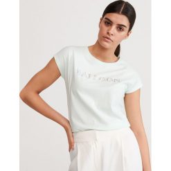 T-shirt z napisem - Zielony. Zielone t-shirty damskie Reserved, s, z napisami, bez kołnierzyka. Za 29,99 zł.
