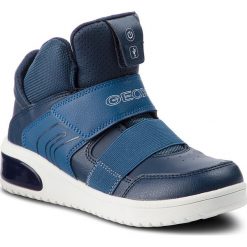 Sneakersy GEOX - J Xled B. A J847QA 05411 C4002 D Navy. Niebieskie trampki chłopięce Geox, bez wzorów, ze skóry ekologicznej, bez zapięcia. Za 409,00 zł.