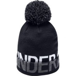 Under Armour Graphic Pom Beanie 1345104-001. Czarne czapki męskie Under Armour, bez wzorów, z materiału. W wyprzedaży za 89,99 zł.