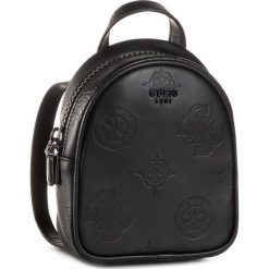 Plecak GUESS - Mini Me (SY) HWSY74 54310 BLA. Czarne plecaki damskie Guess, z aplikacjami, ze skóry ekologicznej. Za 399,00 zł.