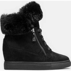 Czarne sneakersy damskie. Czarne sneakersy damskie marki Kazar, ze skóry. Za 499,00 zł.