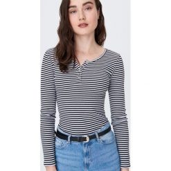 Bawełniana bluzka basic - Wielobarwny. Bluzki damskie Sinsay, s, bez wzorów, z bawełny, bez kołnierzyka, bez rękawów. Za 24,99 zł.
