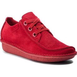 Półbuty CLARKS - Funny Dream 261357274 Red Suede. Czerwone półbuty damskie skórzane Clarks, na płaskiej podeszwie. W wyprzedaży za 279,00 zł.