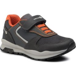 Sneakersy GEOX - J Cordian B. A J945DA 0MEFU C0904 S Dk Grey/Orange. Szare trampki chłopięce Geox, bez wzorów, ze skóry ekologicznej, na rzepy. Za 219,00 zł.