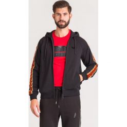 BLUZA Emporio Armani. Czarne bluzy męskie Emporio Armani, xl, z nadrukiem, z kapturem, bez rękawów, z kapturem. Za 1129,00 zł.