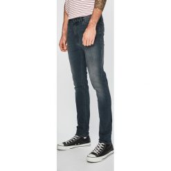 Tommy Jeans - Jeansy Simon. Niebieskie jeansy męskie marki Tommy Jeans, z elastanu. Za 539,90 zł.