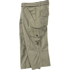Spodnie 3/4 z paskiem Loose Fit bonprix oliwkowy. Zielone spodnie męskie marki bonprix, m, bez wzorów. Za 89,99 zł.