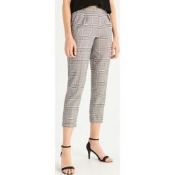 Spodnie chino - Różowy. Różowe chinosy damskie marki Sinsay, xl. Za 49,99 zł.