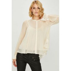 Pepe Jeans - Koszula. Białe bluzki damskie marki Pepe Jeans, s, z poliesteru, z okrągłym kołnierzem, z długim rękawem. W wyprzedaży za 229,90 zł.