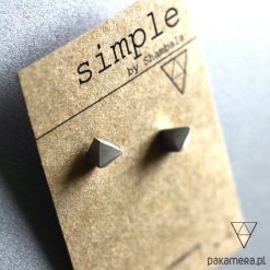 Srebrne minimalistyczne kolczyki DIAMOND II. Szare kolczyki damskie Pakamera, srebrne. Za 85,00 zł.