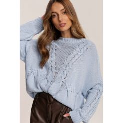 Jasnoniebieski Sweter Yrelova. Niebieskie swetry damskie Renee, s, bez wzorów, casualowe, bez rękawów, bez kaptura. Za 149,99 zł.