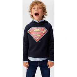 Mango Kids - Bluza dziecięca DC 110-164 cm. Czarne bluzy chłopięce Mango Kids, z aplikacjami, z bawełny, bez rękawów, z kapturem. Za 89,90 zł.