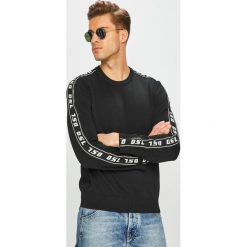 Diesel - Sweter. Czarne swetry klasyczne męskie marki Diesel, s, z bawełny, z okrągłym kołnierzem. Za 699,90 zł.