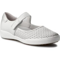 Półbuty JOSEF SEIBEL - Sina 07 68807 873 000 Weiss. Białe półbuty damskie skórzane marki Josef Seibel, na płaskiej podeszwie. W wyprzedaży za 239,00 zł.