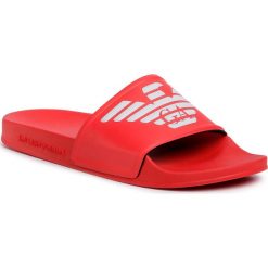 Klapki EMPORIO ARMANI - X4PS01 XL828 M591 Flamma/White. Czerwone klapki męskie Emporio Armani, z tworzywa sztucznego, bez zapięcia. W wyprzedaży za 119,00 zł.