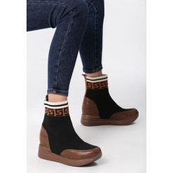 Camelowe Sneakersy Bridgeview. Brązowe koturny damskie Born2be, na wysokim obcasie, na koturnie, bez zapięcia. Za 129,99 zł.